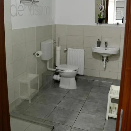 Dentissimi Vendegszobak Aparthotel